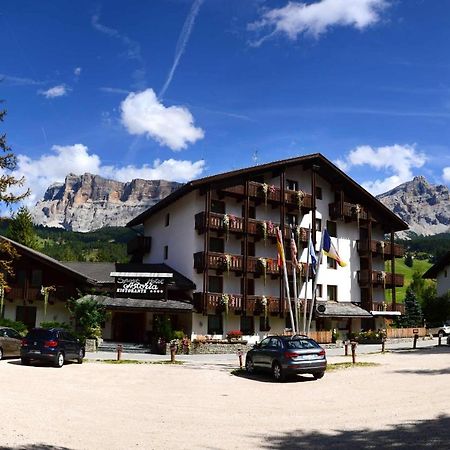 Appartamenti Astoria La Villa La Villa  Bagian luar foto